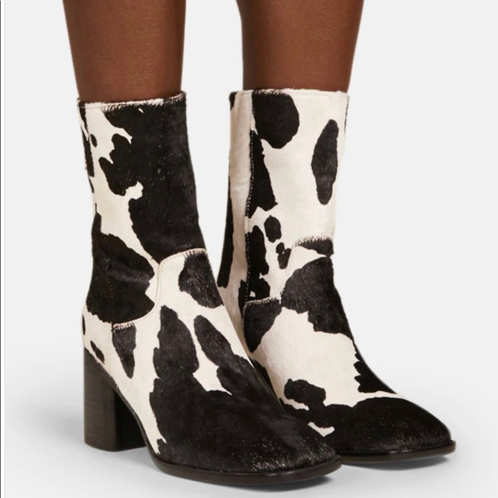 Intentionally blank PG moo boots.size 8,almost perfect condition,only worn once!